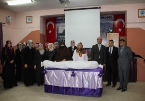 Cenaze yıkamayı kursla öğrendiler